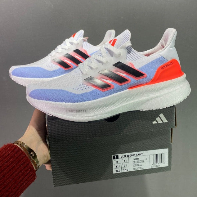 Tênis Adidas Ultraboost Light 24